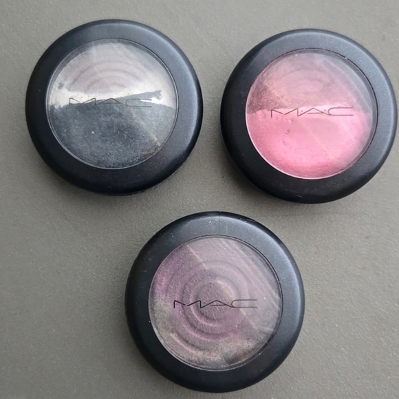 MAC Cosmetics Mineralize Eye Shadow Baked Powder Lot of 3. - Picture 1 of 11